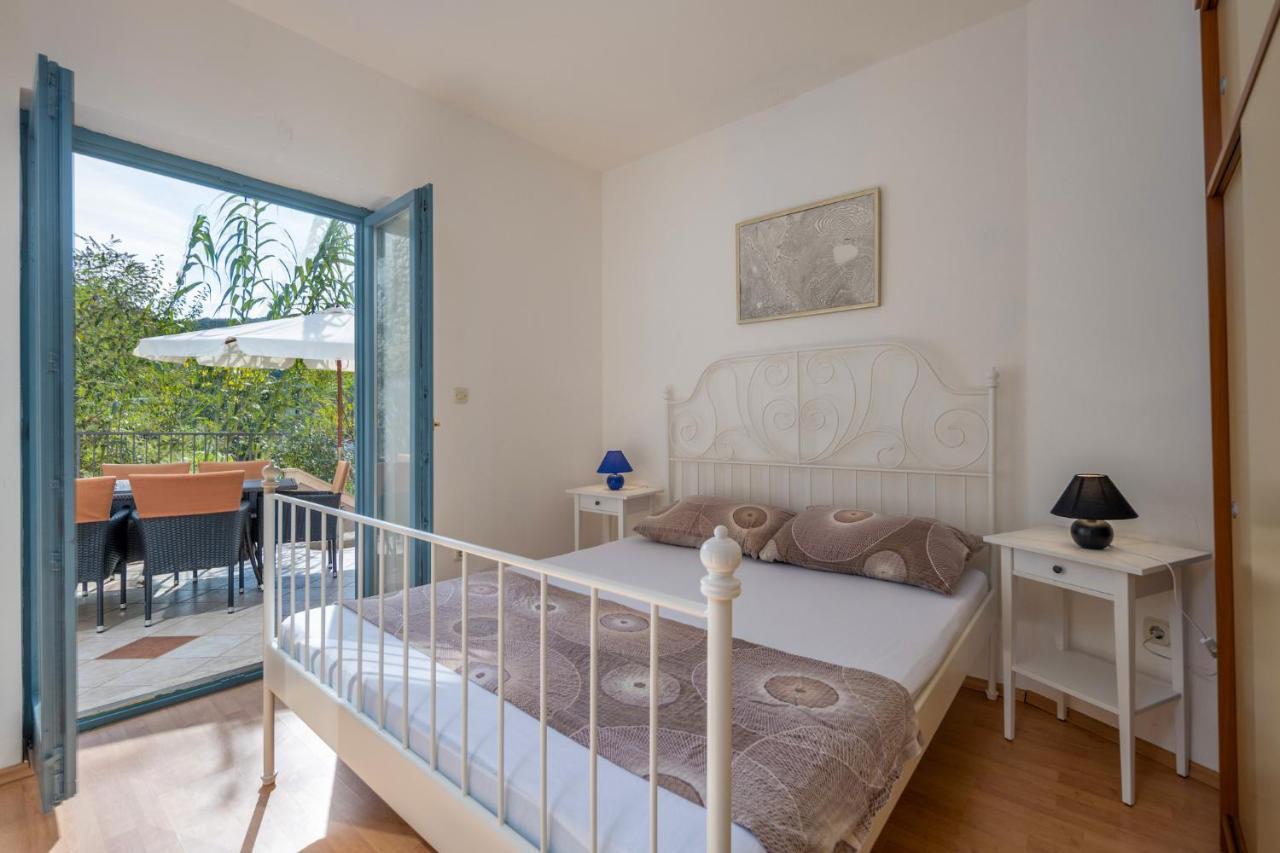 Apartment Sandra Supetarska Draga Extérieur photo
